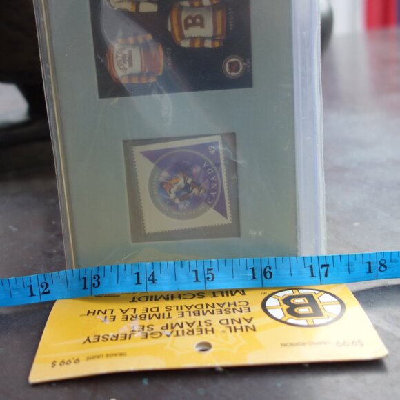 NHL Heritage Jersey and Stamp Set Boston Bruins Milt Schmidt *New in Package* - Picture 10 of 10